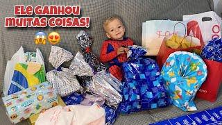 BEBÊ ABRINDO OS PRESENTES DOS 3 ANINHOS l PEDRINHO FICOU MUITO FELIZ 