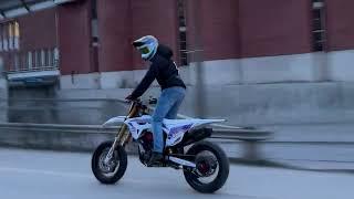 SHREDDING THE STREETS OF STOCKHOLM SUPERMOTO