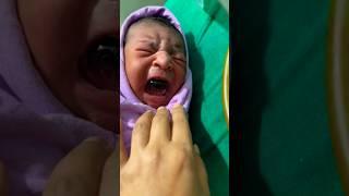 A new born baby after birth delivery crying #newbornbaby #viral #babycrying #youtubeshorts #baby