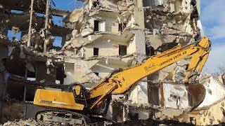 Liebherr R944 demolishing an old building