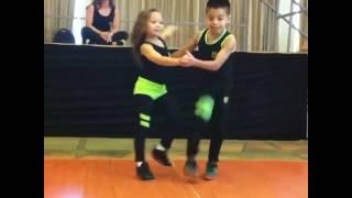 Estos niños sorprendieron al mundo entero bailando Salsa