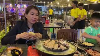 Yummy Eating BBQ Beef with Family at Battambang Cambodia - Cambodian Street Food - Eating Sach Ang