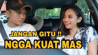 PENUMPANG INI SAMPE NGGA KUAT   PRANK TAXI ONLINE