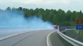 BMW E30 M3 ILLEGAL HIGHWAY DRIFTING 