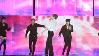 Fancam_Taemin SHINee dacing in the rain_in Vietnam