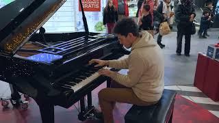 THOMAS KRÜGER – DARK AMÉLIE  Yann Tiersen Public Piano in Shopping Center