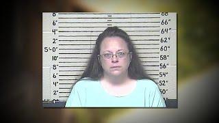 Kentucky Clerk Jailed After Refusing to Issue Marriage Licenses to Same-Sex Couples