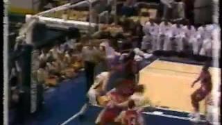 Rik Smits Posterizes Manute Bol