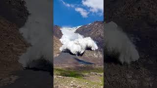 Glacier collapse on Juuku pass Kyrgyzstan - insane video