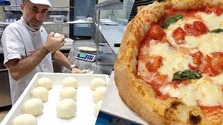 How to Make Neapolitan Pizza Dough in a Neapolitan Pizzeria in Rome Italy SUBTITLES