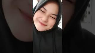 tiktok jilbab cantik nyelet