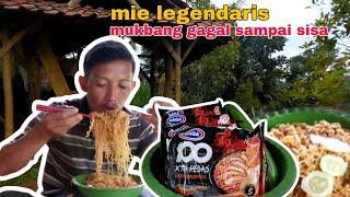 MUKBANG MIE LEGENDARIS GAGA 100 EXTRA PEDAS.DI GUBUK ADSENSE TENGAH LADANG