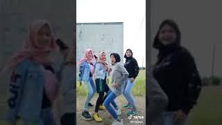 Viral 4 Gadis Goyang Wikwik