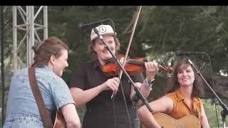 Della Mae 09-29-23