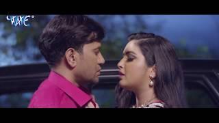 Dinesh Lal Nirahua & Aamrapali Dubey KISSING Scene  Superhit Film  Nirhuaa Satal Rahe