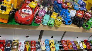 【lightning mcqueen toys collection】おもちゃのトミカカーズのストーム、トッド、はたらくくるま