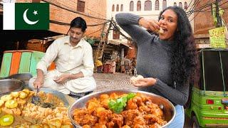 Pakistan Street Food ULTIMATE Breakfast Tour in Old Lahore