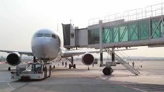 Passenger Boarding Bridge with Flat Floor Tunnels