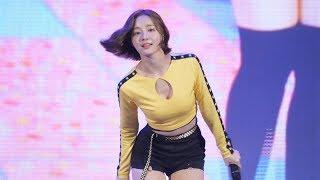 4K 190323 MOMOLAND 모모랜드 Yeonwoo 연우 - Im So Hot 암쏘핫 롯데월드 어드벤처 팬사인회 직캠Fancam by PIERCE