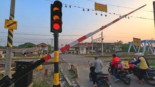 RAILWAY CROSSING 9 Kompilasi Perlintasan Kereta Api Kabupaten Bekasi
