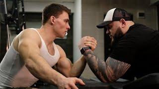 Young Muscle Boy Destroying 130kg Powerlifter in armwrestling