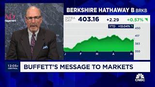 Warren Buffett is now as bearish as he ever gets says Bill Smead