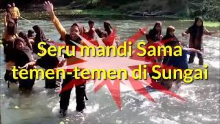 Asik & Seru Anak Mandi bersama di Sungai