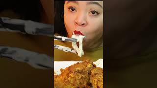 chicken onion.. Would you eat this? #asmr #asmrsounds #crunchy #friedchicken #sodelicious #vitíligo