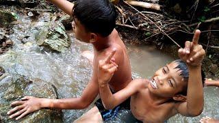 BOCAH MANDI SUNGAI LAGI...