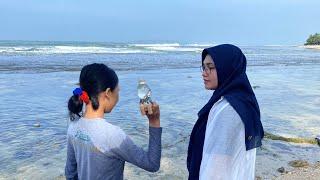 Pantai Karapyak Pangandaran ‼️ Nemenin anak-anak liburan ke pantai.