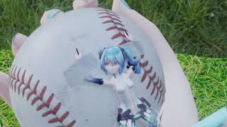 Baseball giantess