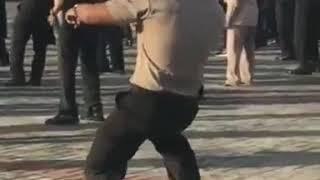 lagi viral pak polisi joget waktu apel