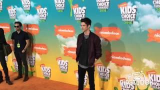 Grant Gustin arrives at the 2016 Kids Choice Awards