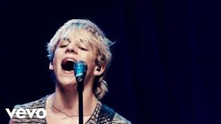 R5 - Counting Stars Live In London ft. The Vamps