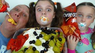 Bad Baby Giant Nachos and Candy Challenge Toy Freaks Victoria Annabelle Freak Daddy