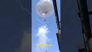 detik-detik pelepasan balon udara