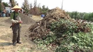Matthews Back to Eden Garden - Creating Compost - L2Survive with Thatnub