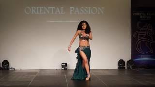 Beautiful Oriental Dance Classic performance