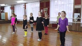 ИГРА  Елочки пенечки  Танцы для детей