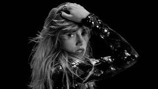 Suki Waterhouse - To Love Official Video