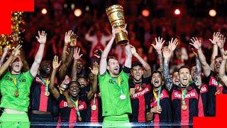 DFB-Pokalsieger 2024 Hier stemmt Lukas Hradecky den Pokal in die Höhe  Deutscher Doublesieger