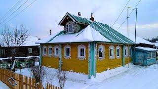 How people live in Russian North village in winter. Russian family everyday life in north Village
