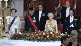 Saat Lagu Indonesia Raya bergema di Istana Buckingham London.