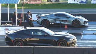 Corvette C8 vs Chevy Camaro SS - drag racing