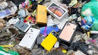 Rich mans trash Find lots of used phones in junkyard and repair them