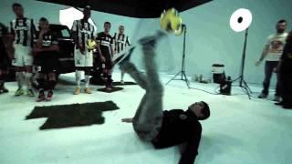 il Campione Italiano di Calcio Freestyle Gunther Celli  sfida La Juventus con Pogba  FOOTWORKteam