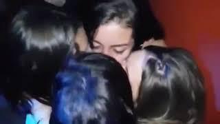 Beso entre chicas #13