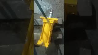 Hydraulic cylinder testing #hydraulic #hydraulicequipment #repair #hydraulicmachine