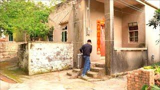 A hard-working boy spent $300 to rent an old house -Completely restore it and build a garden