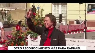 Raphael recibe la Biznaga Ciudad del Paraíso en el Festival de Málaga.11.03.2023.